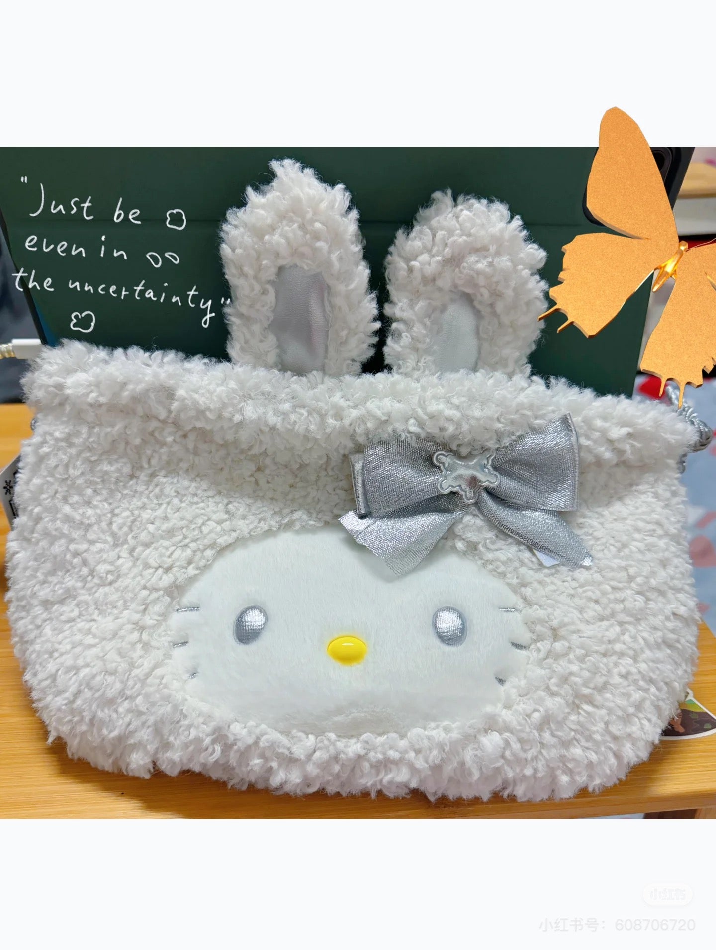 Sanrio三丽鸥｜2WAY Drawstring Shoulder Bag / Fluffy Snow Rabbit冬日毛茸茸银白初雪小兔系列可爱角色两用抽绳束口斜挎包/手拿包/背后有小尾巴｜约幅28×奥行8×高さ25cm