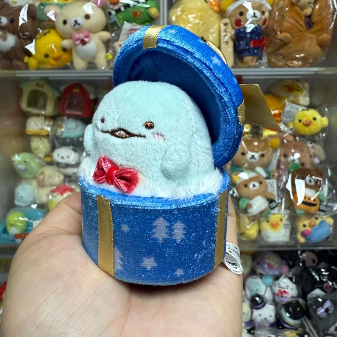 Sumikko gurashi角落生物｜Gurashi Burasage Plush2024圣诞限定礼物盒毛绒玩偶挂件/包挂｜约 85 x 60 x 55mm