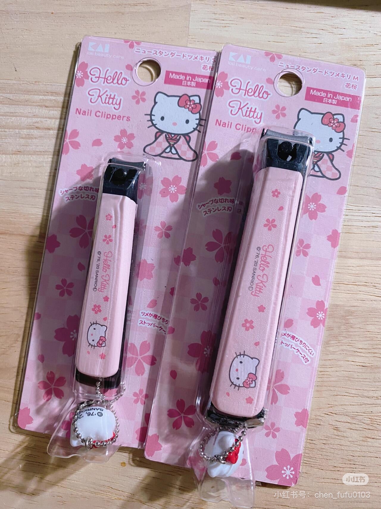 KAI贝印｜Nail Clipper (M) - Hello Kitty : Sakura粉色樱花凯蒂猫大头吊饰不锈钢指甲钳M号/防飞溅｜约2×2×9cm