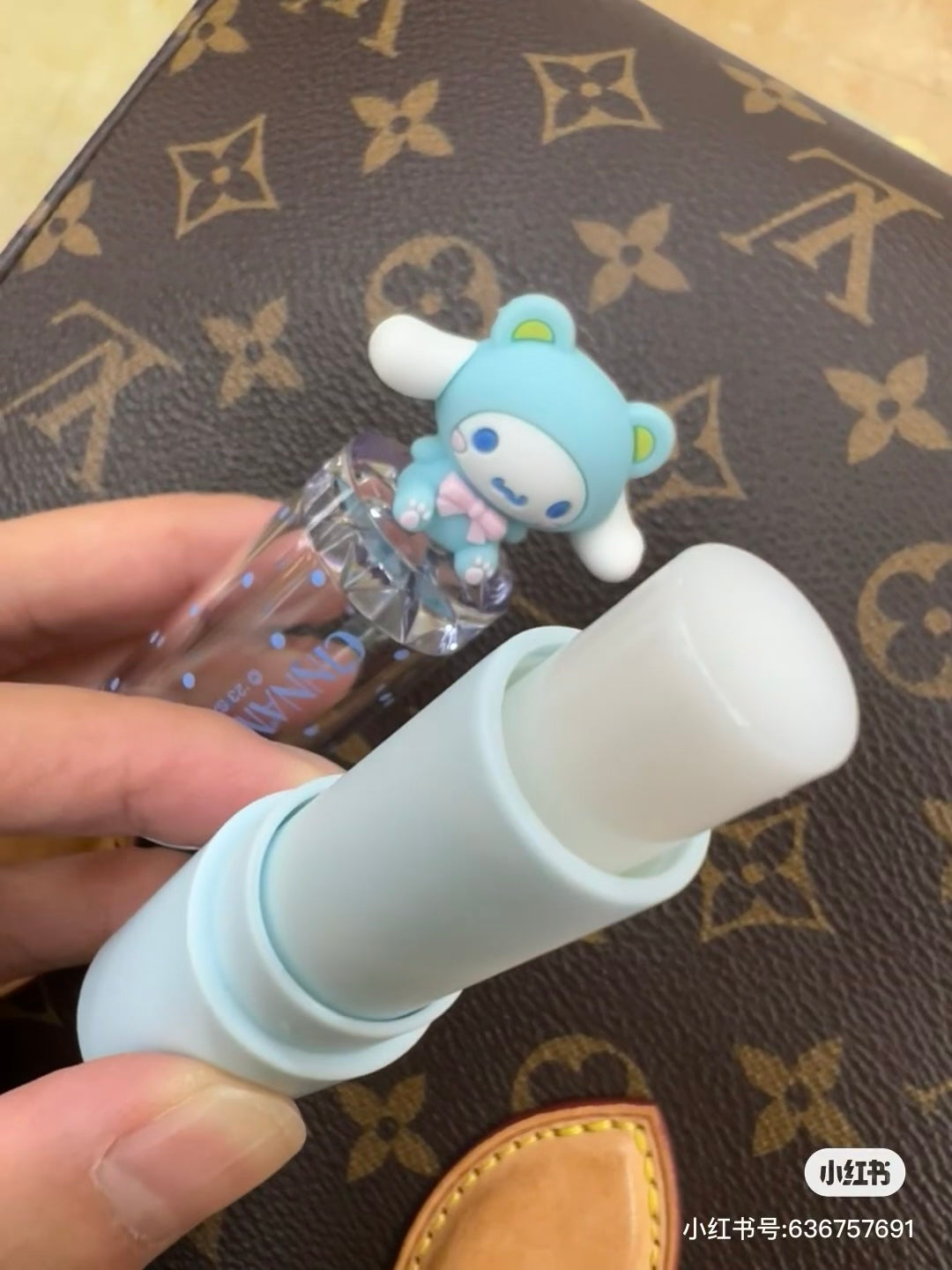 Sanrio｜2023最新Kawaii Cosme保湿润唇膏｜3.8g 尺寸: 2.5 x 2.5 x 9.7cm