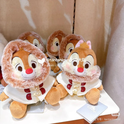 Disney迪士尼｜Winter Jacket Doll东迪冬日限定大衣斗篷奇奇和蒂蒂冬装坐姿毛绒玩偶/公仔/可脱帽｜约高さ17×幅15×奥行き12(cm)