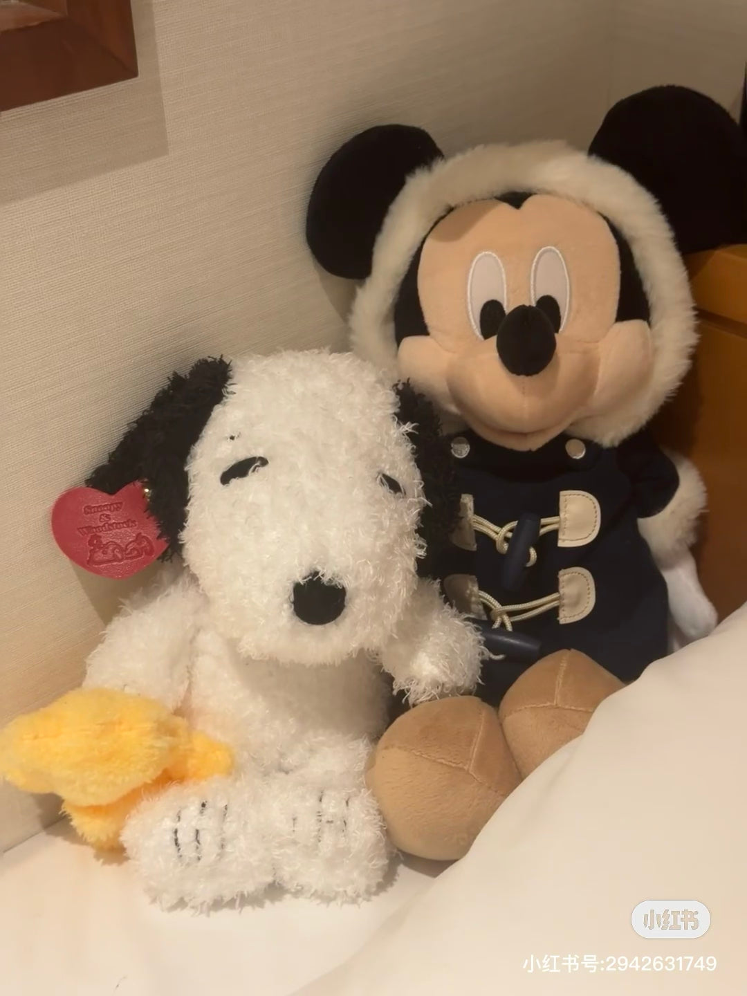 Disney ｜Winter Jacket Mickey Mouse Plush Toy东迪冬日限定大衣米奇毛绒玩偶/公仔/帽子可脱｜约高さ24×幅21×奥行き21(cm)