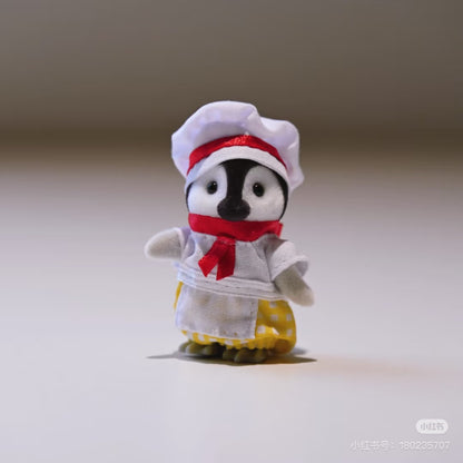 SylvanianFamilies森贝儿家族｜ FOREST KITCHEN BABY PENGUIN KITCHEN UNIFORM CHEF森林厨房系列厨师企鹅植绒站宝/玩具/过家家