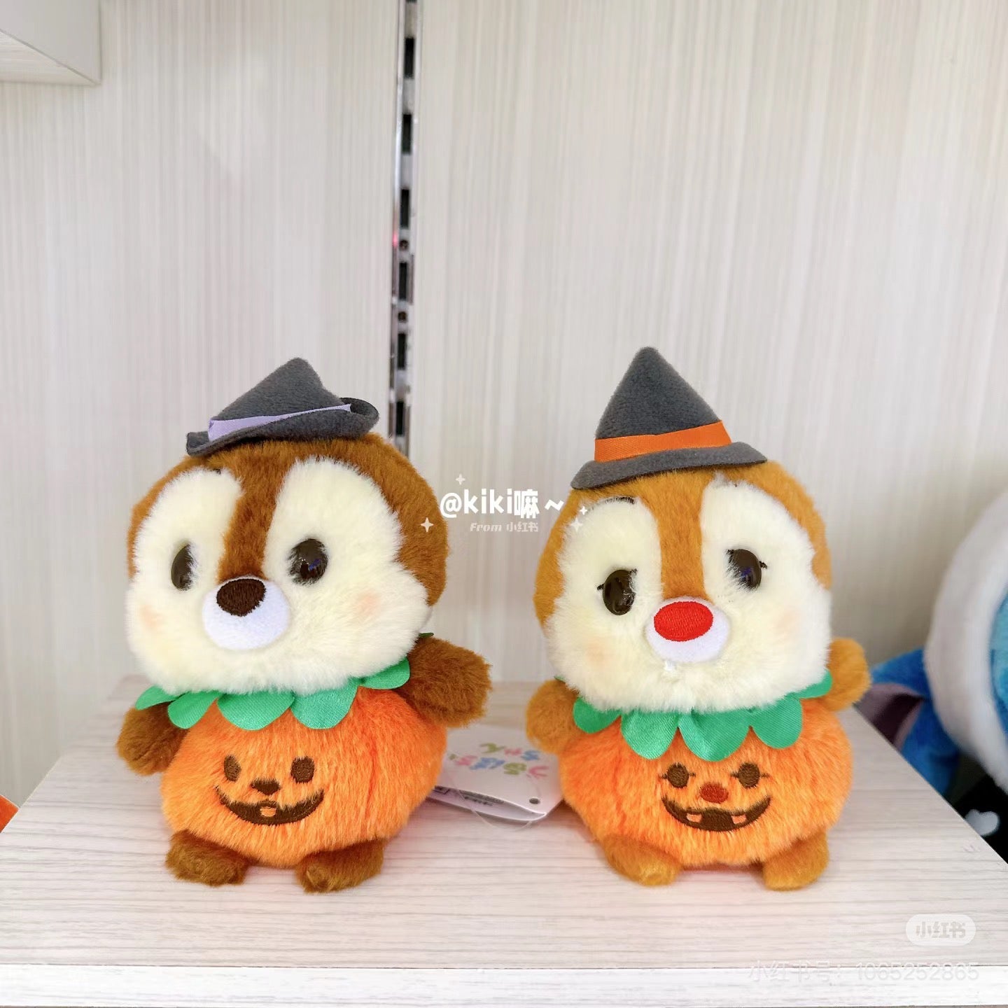 Disney迪士尼｜Fluffy Plush Keychain / Halloween Skeleton万圣节豆豆眼奇奇蒂蒂