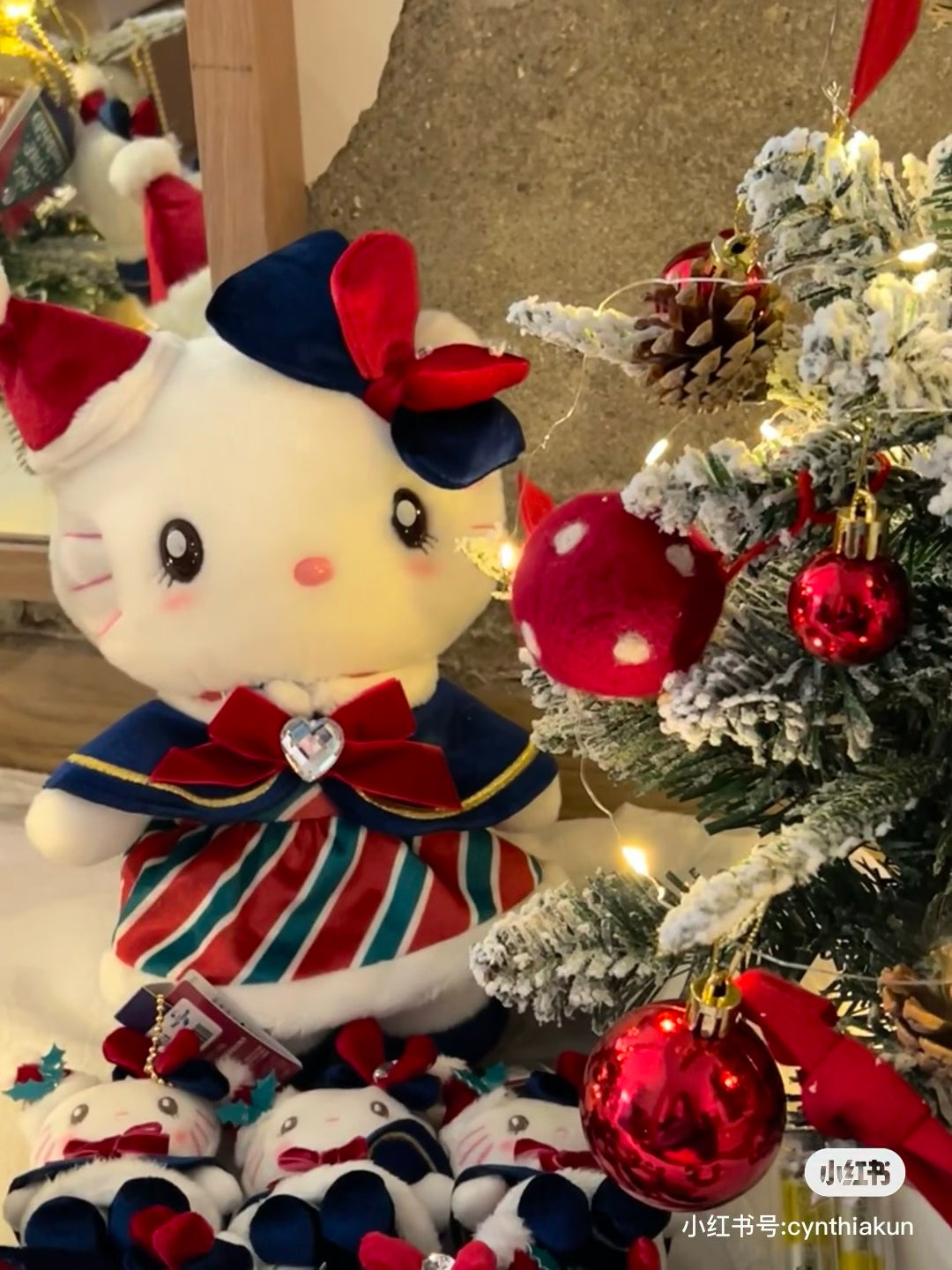 usj大阪环球影城｜2024圣诞限定超美水钻斗篷大衣Hello Kitty凯蒂猫毛绒玩偶/公仔