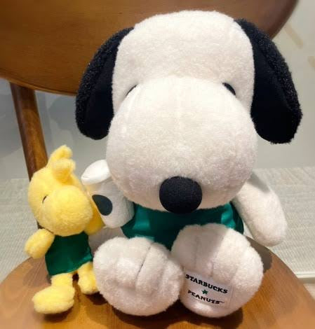 Snoopy｜Starbucks星巴克联名2023限定大只巨茸茸史努比公仔/云朵手感｜高さ約33cm×横幅約28cm×奥行約21cm