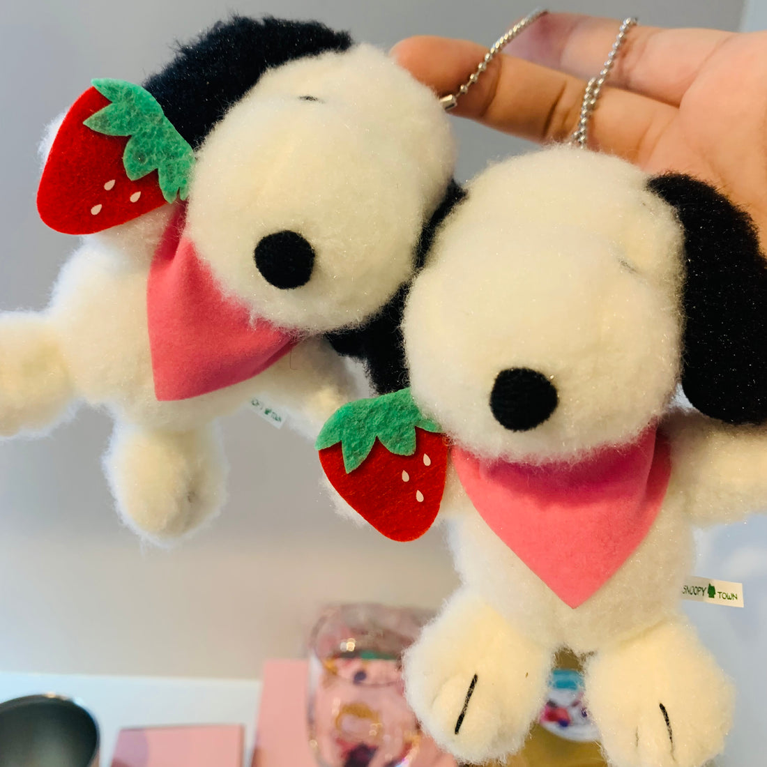 Snoopy｜草莓限定毛绒玩偶挂件｜高约12cm